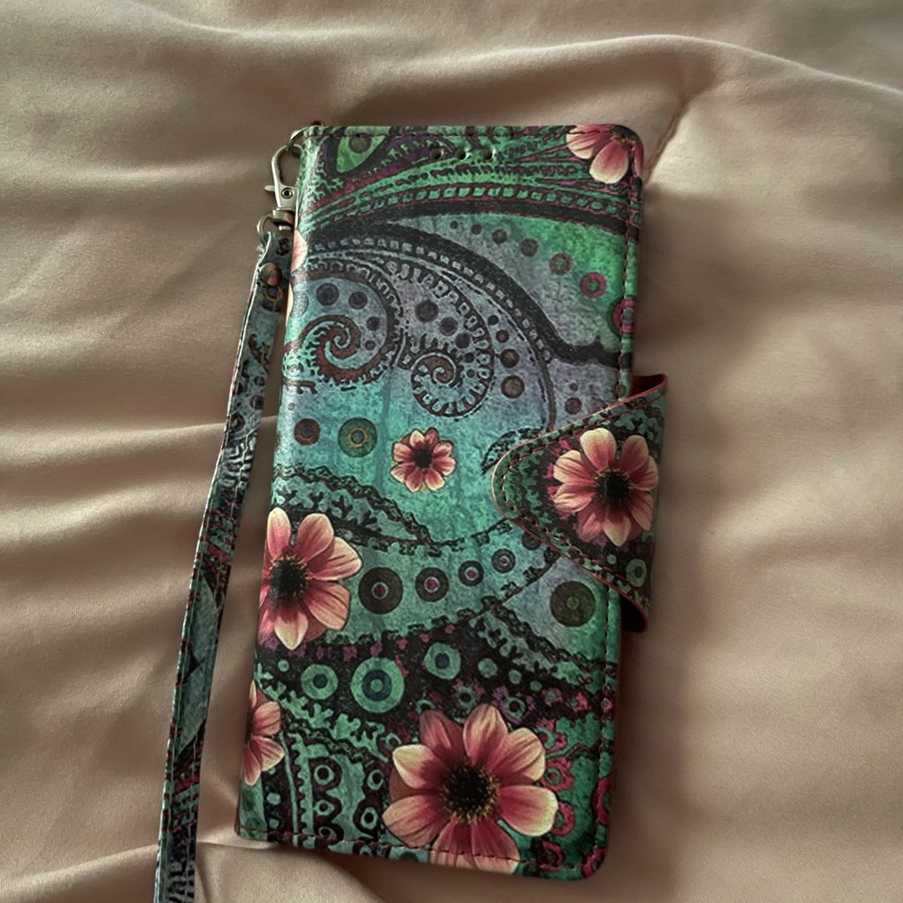 iPhone 12 Pro Max folio wallet case